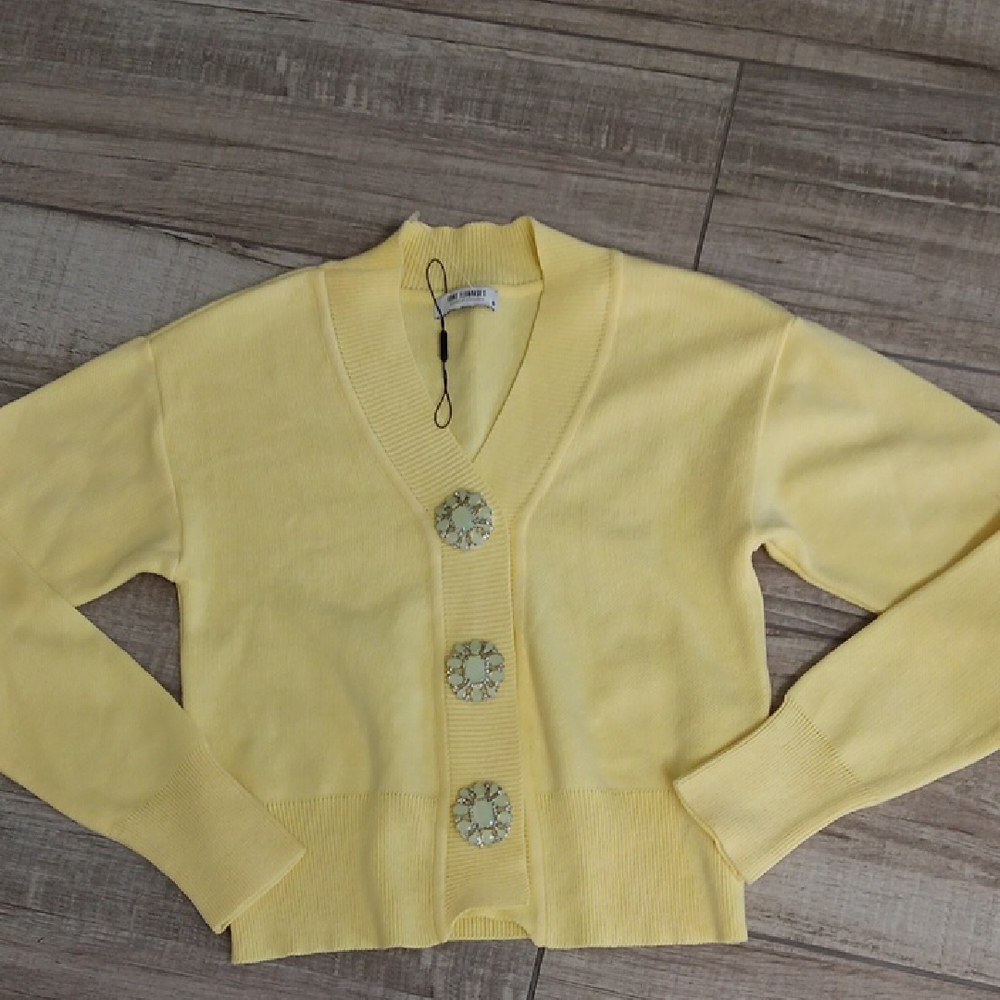 ANNE FERNANDES..CROP CARDI